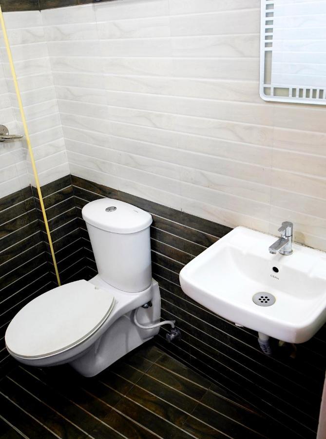 Reach Residency Hotel Kochi Kültér fotó